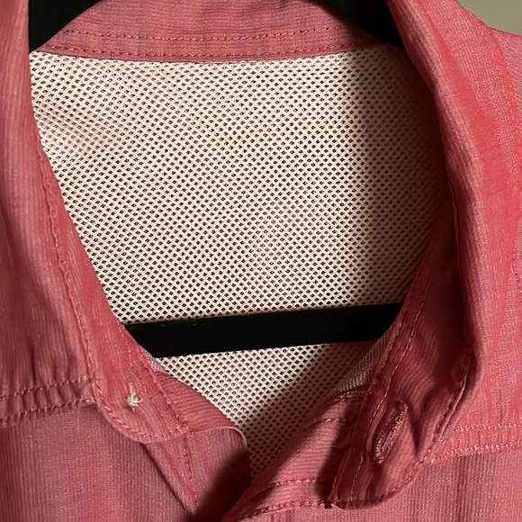 G.H. Bass & Co. Casual Button Down Shirt - Color: Salmon, Size: L - Picture 3 of 8